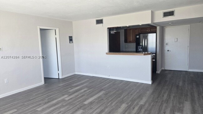 Building Photo - 8024 Tatum Waterway Dr