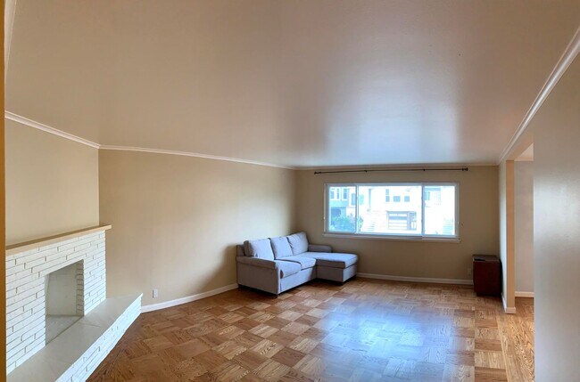Building Photo - REMODELED Outer Richmond HUGE 2300 sq/ft 4...