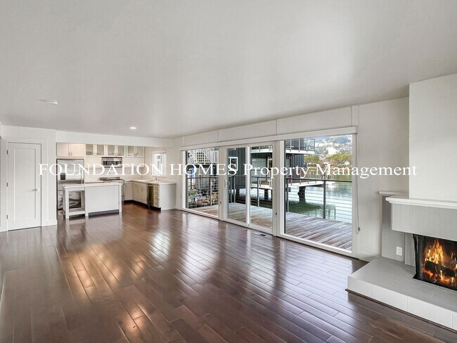 Building Photo - 3 br, 3 bath House - 4 Channel Landling