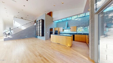 Building Photo - 1602 Woodglen Ln