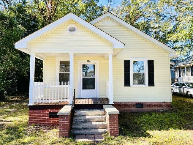 Building Photo - 504 Caughlin Avenue