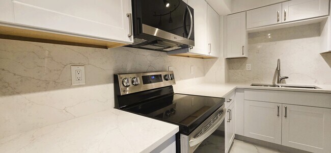 Building Photo - 2600 N Flagler Dr