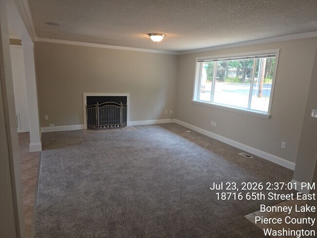 Building Photo - Bonney Lake - Lake Jane HOA - 3 bedroom 2 bathroom rambler home for rent - Available NOW!