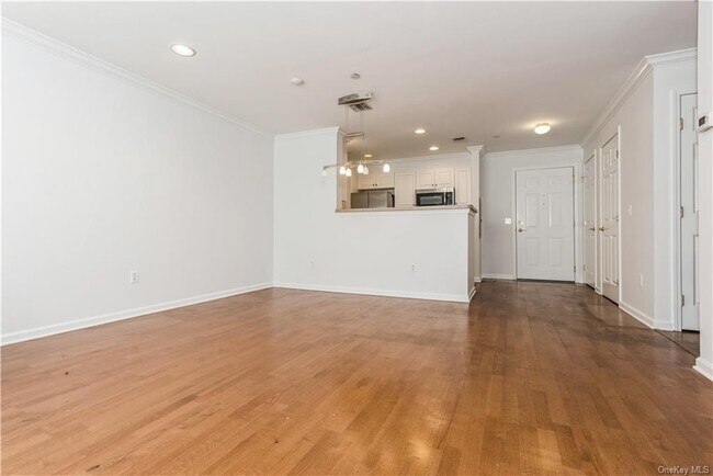 Foto del edificio - 100 Woodcrest Ln