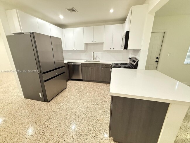 Foto del edificio - 11011 SW 79th Ave