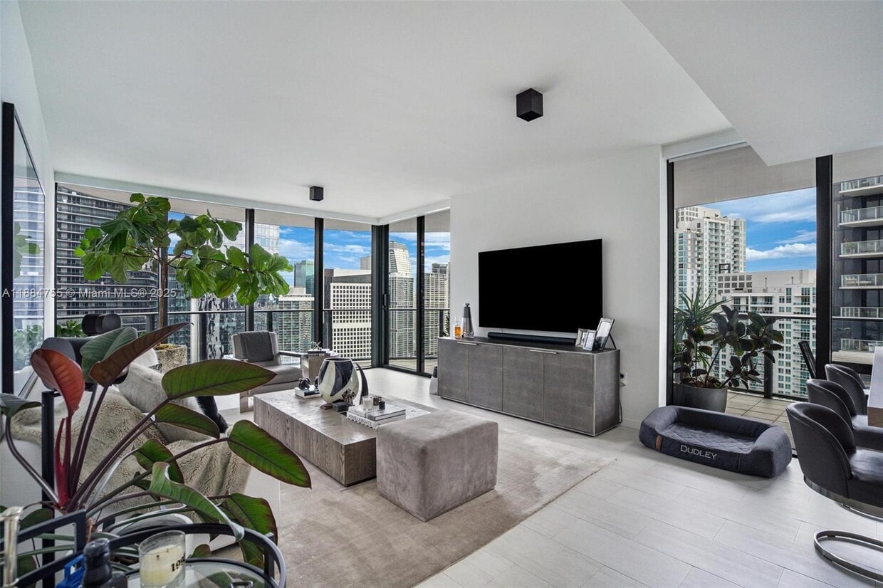 Primary Photo - 1000 Brickell Plaza