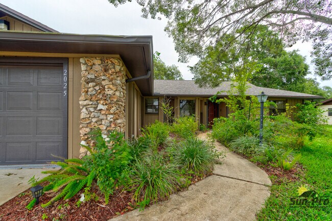 Foto del edificio - 2025 Willow Oak Dr