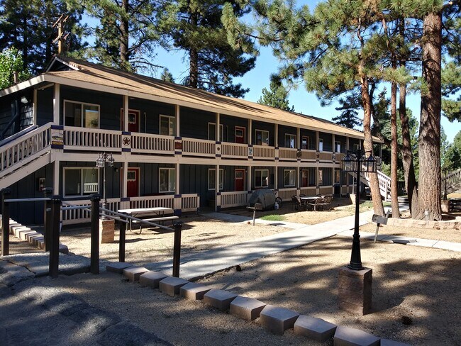 Apartment Courtyard - 42147 Big Bear Blvd