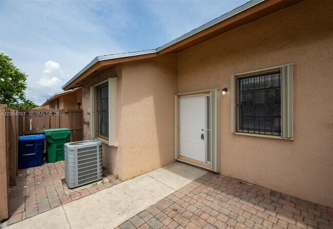 Foto del edificio - 6707 NW 193rd Ln