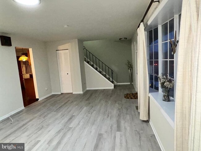 Foto del edificio - 4741 River Rd