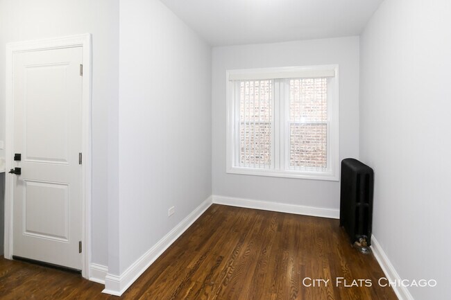 Foto del edificio - 6114 N Winthrop Ave