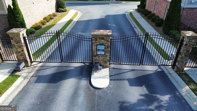 Building Photo - 7955 Magnolia Square