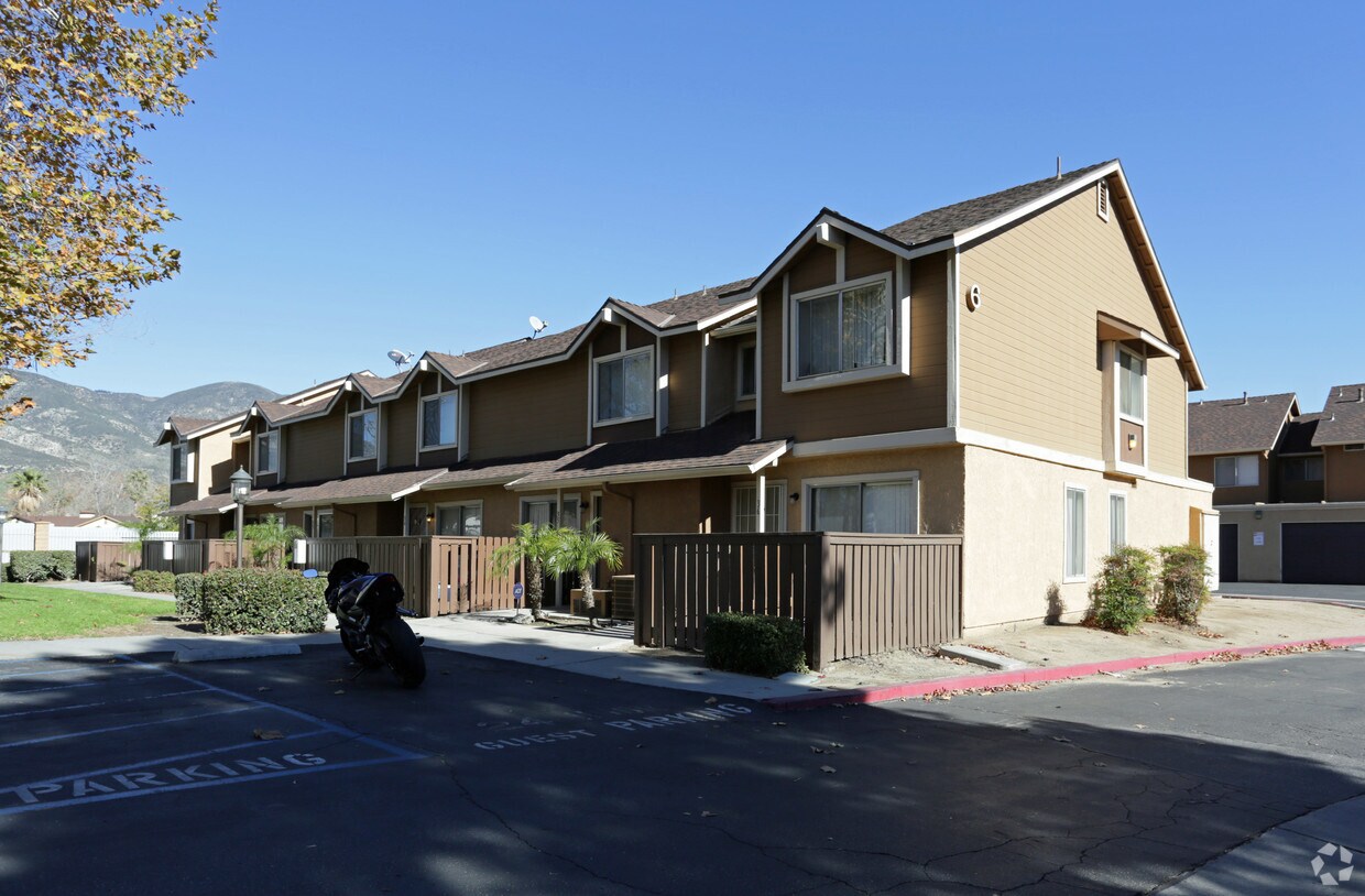 Silver Ridge Condominiums Apartments San Bernardino, CA