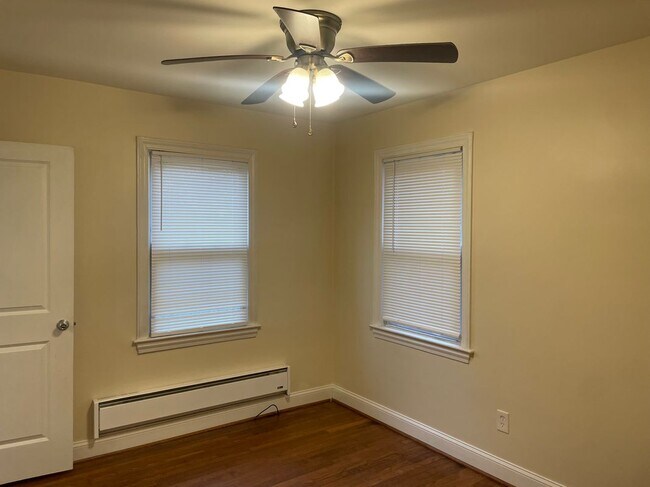 Foto del edificio - 7902 Garland Ave