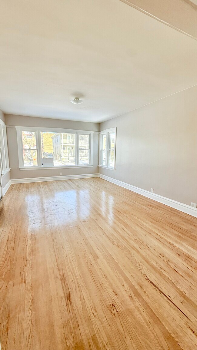 Foto del edificio - 4849 W Eddy St