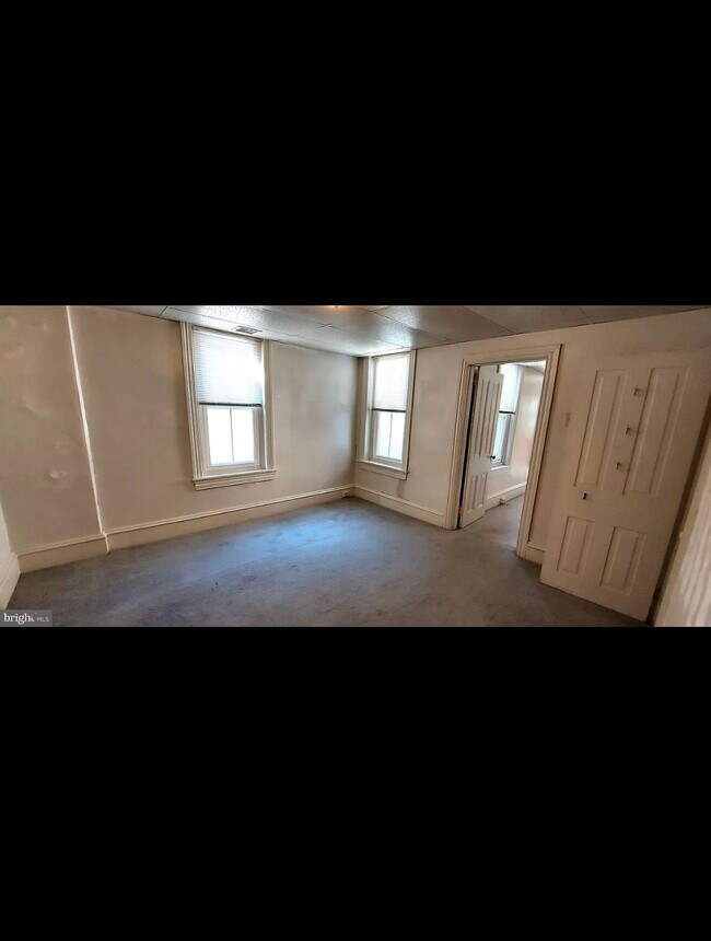 Building Photo - 315 S Hanover St