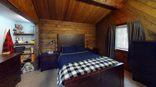 Building Photo - Cute Waterfront Cabin in North Pole w/ Gar...