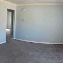 Building Photo - 5 Thomas Ct