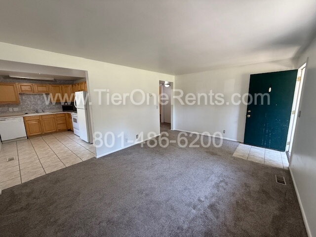 Building Photo - NO DEPOSIT option available for qualified renters!