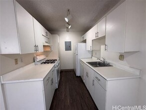 Building Photo - 91-1299-1299 Puamaeole St
