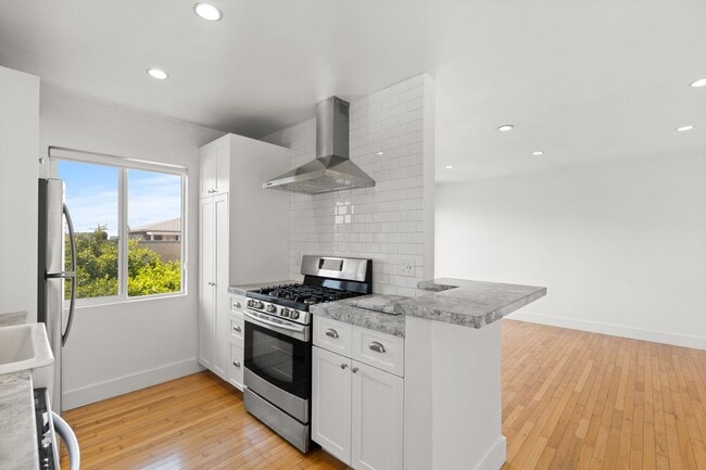 Foto del edificio - This beautifully updated  1 bed / 1 bath a...