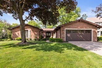 Building Photo - 4024 Picardy Dr