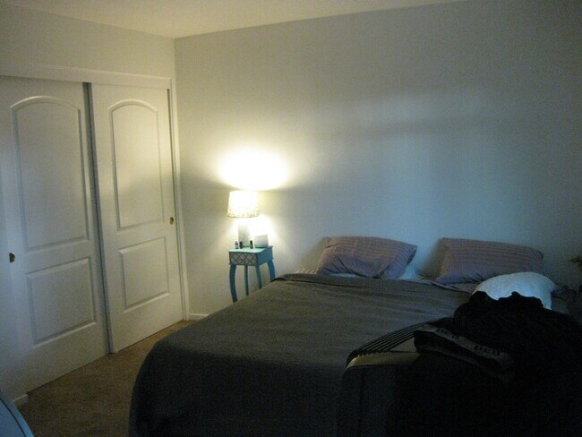 Master bedroom - 8635 Mellmanor Dr