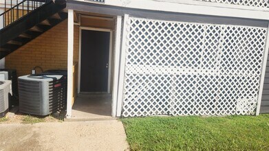 Building Photo - 12511 Ashford Meadow Dr