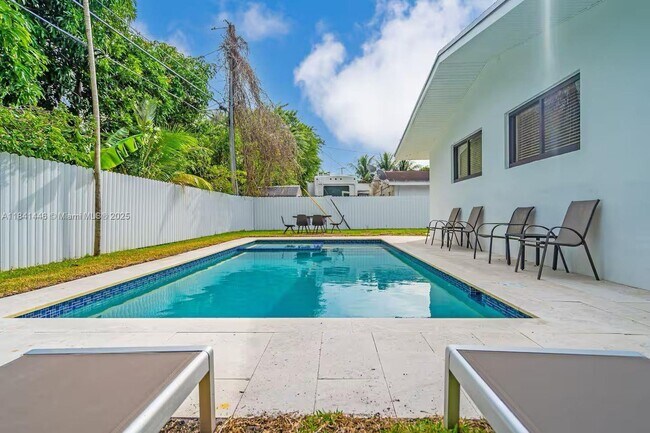 Foto del edificio - 17835 NE 6th Ave