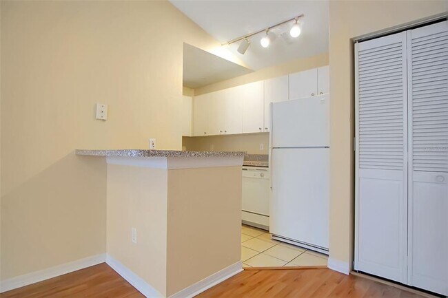 Foto del edificio - 6416 Raleigh St