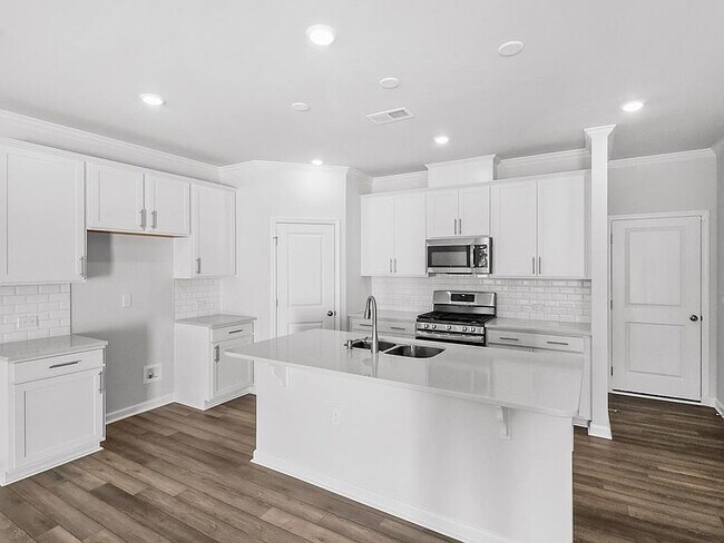 Building Photo - 2244 Kasota Ln