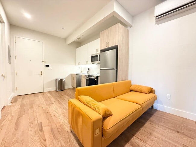 Foto del edificio - Nice room in a good neighborhood
