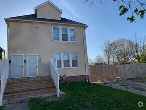 Building Photo - 15860 Linwood St