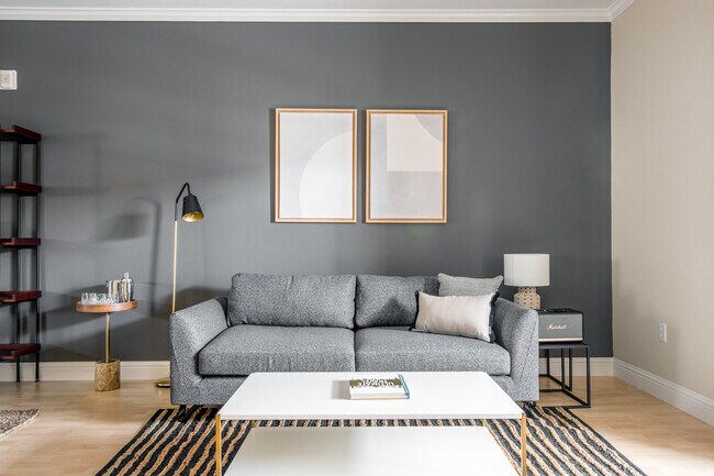 Foto del edificio - Balmoral Apartments, 3585 Agate Dr