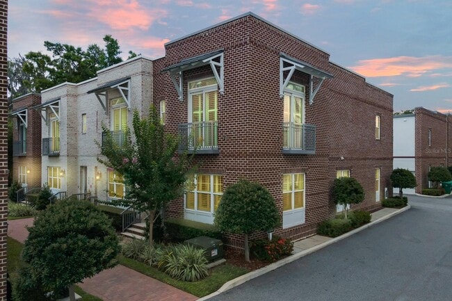 Building Photo - 474 Hazelnut Ct