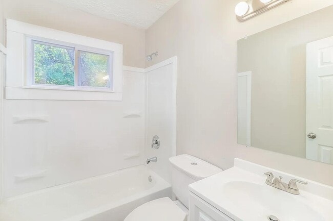 Building Photo - 3124 Elkhorn Dr