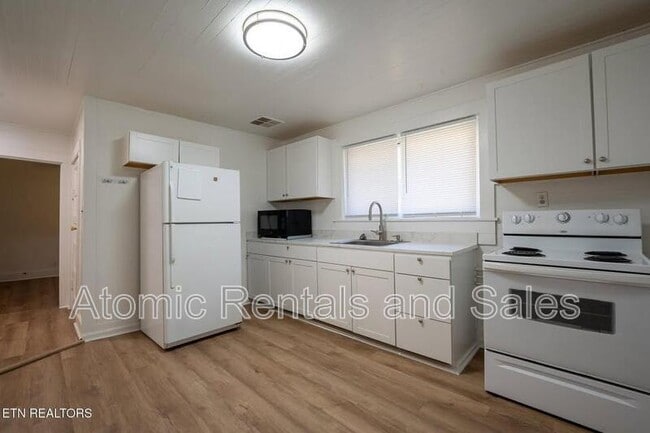 Building Photo - 614 E Brushy Valley Dr