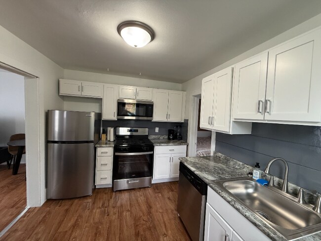 Foto del edificio - 104 E William St