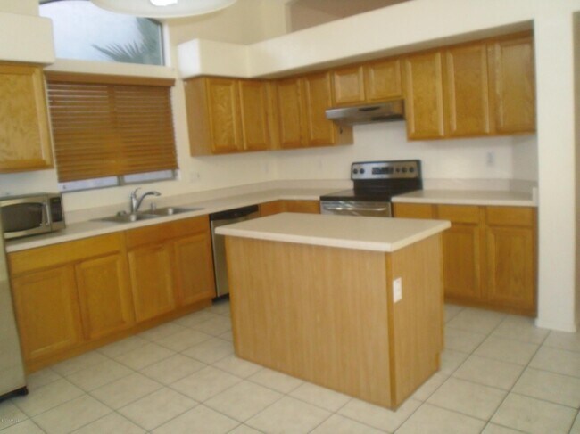 Building Photo - 1311 W Wahalla Ln