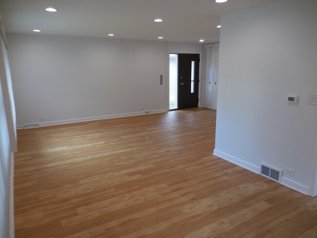 Building Photo - 33 N Rammer Ave