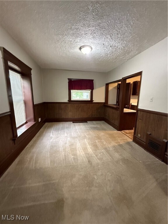 Foto del edificio - 1214 Bellows St