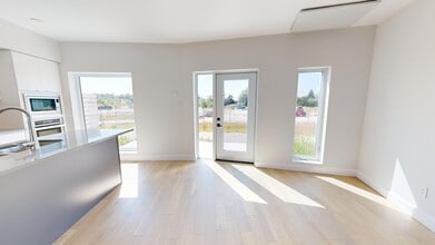 Building Photo - 2082 Lumen Dr