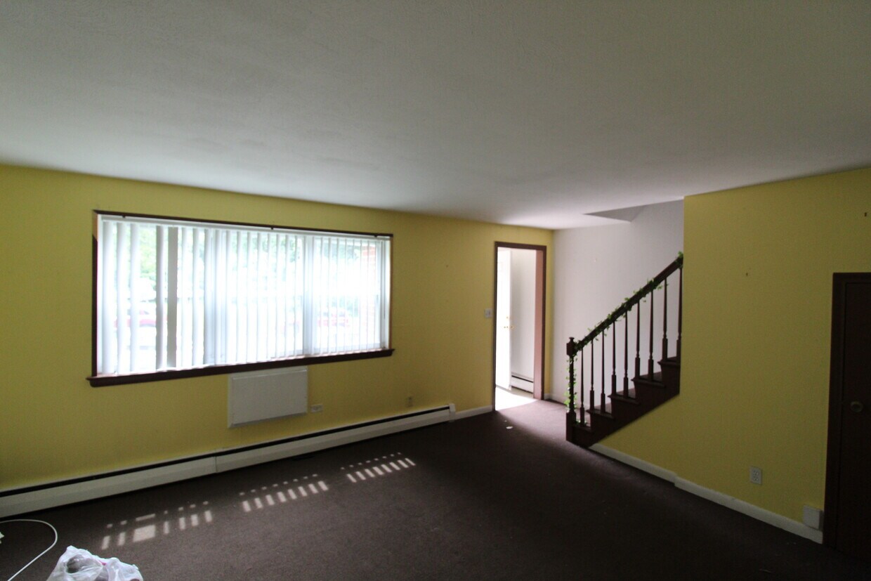 Primary Photo - 100 Sherbrooke Ave