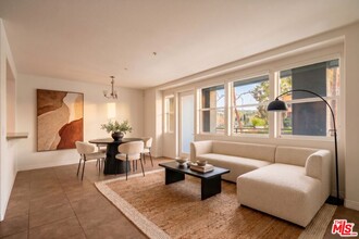 Building Photo - 7100 Playa Vista Dr