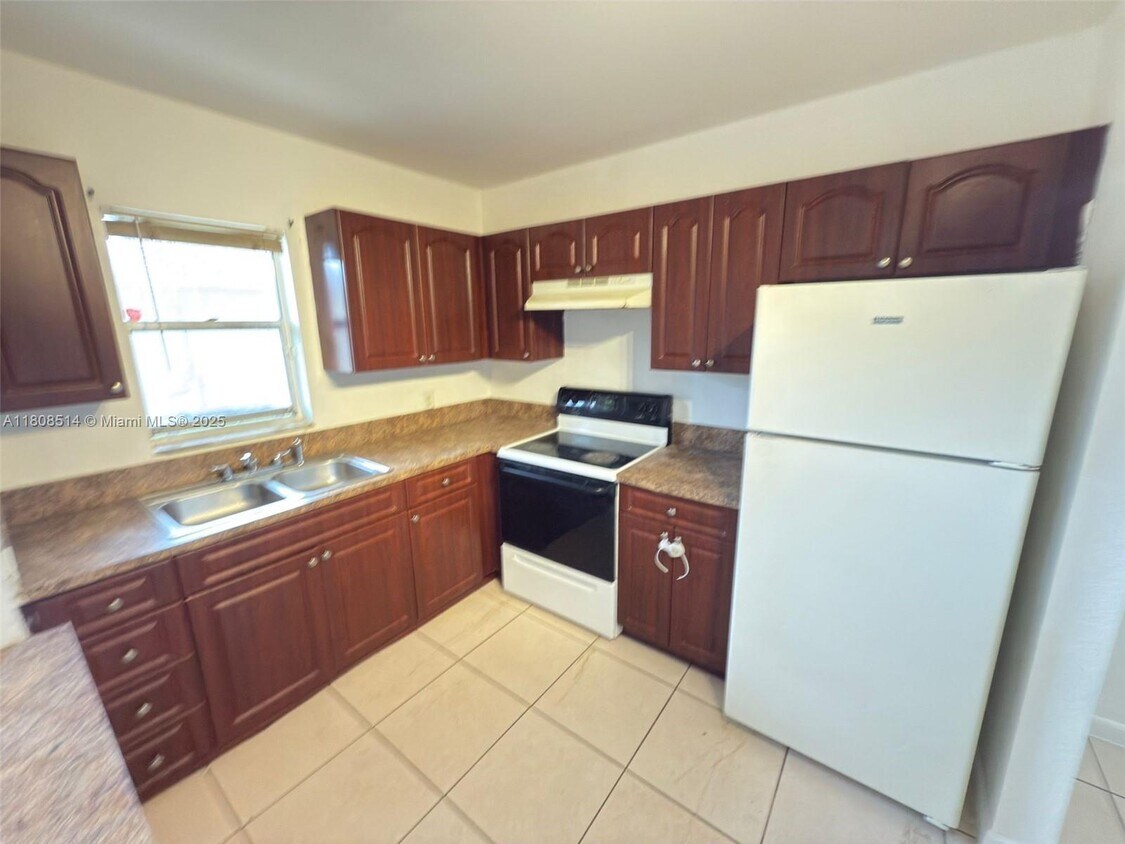 Foto principal - 4160 NW 21st St