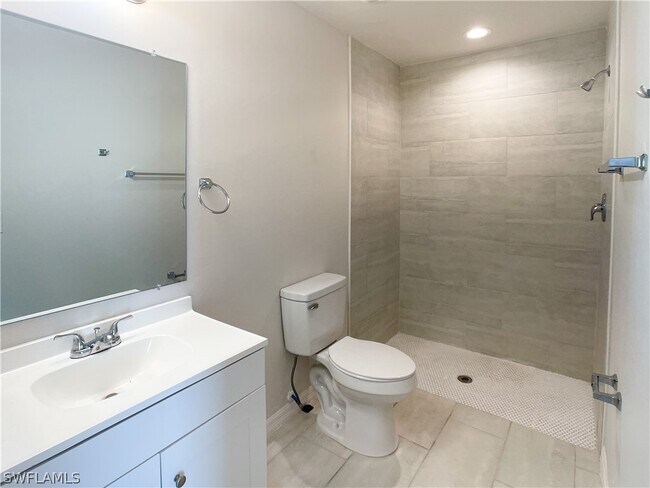 Building Photo - 3609 SW 8th Pl