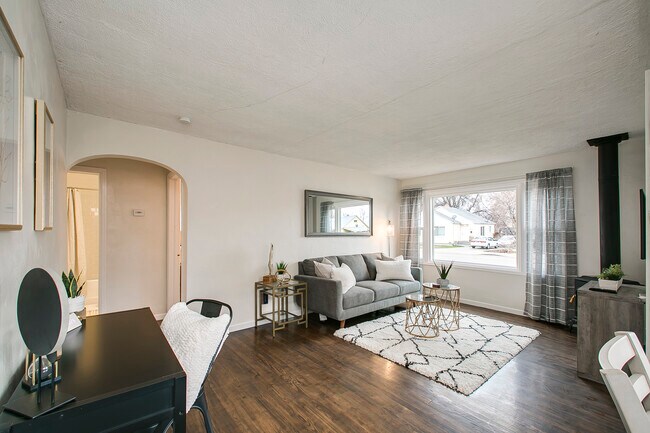 Foto del edificio - 5211 Ponder St