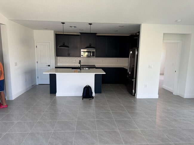 Foto del edificio - 1073 SW Benchor Ave