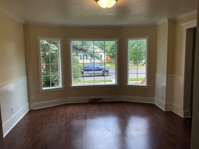 Building Photo - 2905 1st Ave E