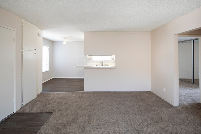 Building Photo - *OPEN HOUSE: 5/10 10AM-12PM* El Cajon 2 BR...
